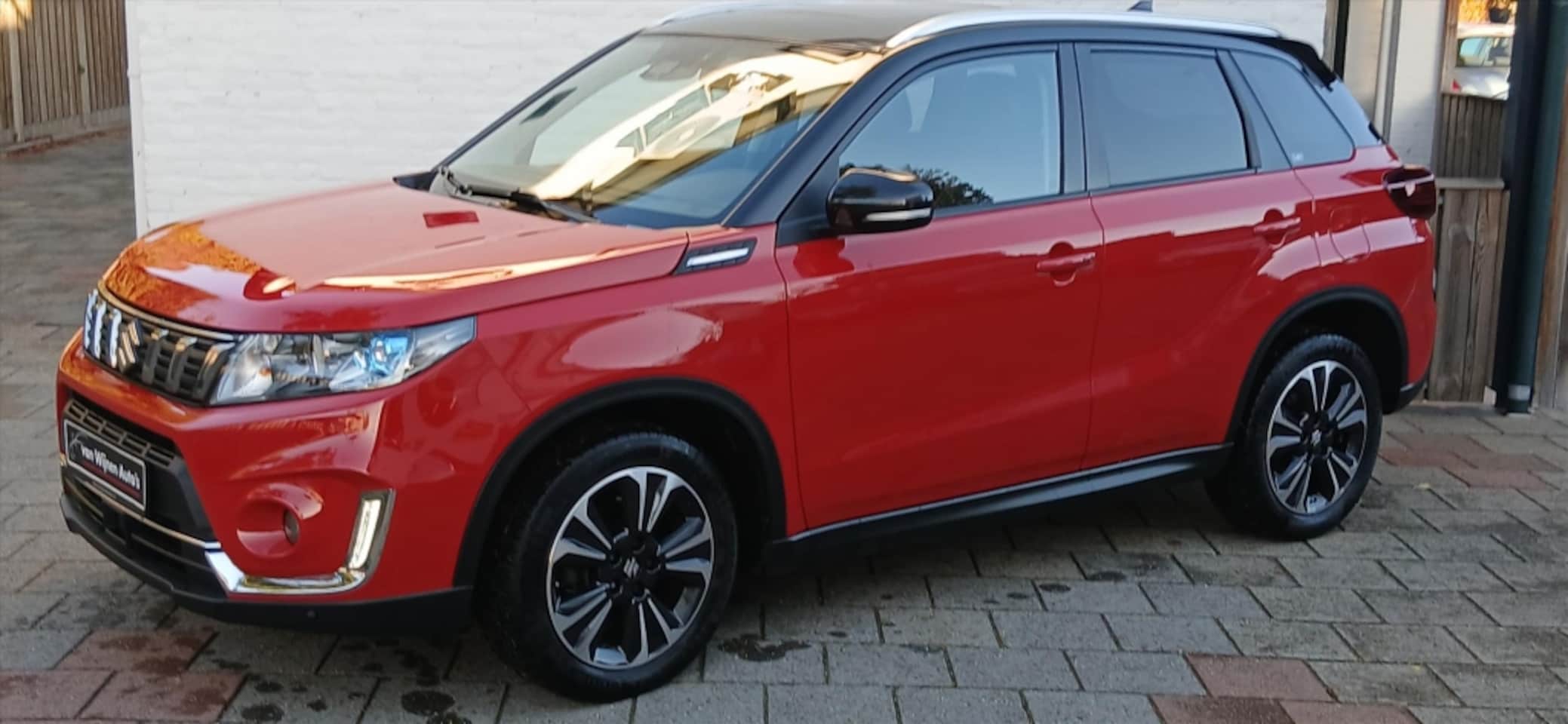 Suzuki Vitara - 1.4 Boosterjet 140pk automaat Stijl (sunroof) - AutoWereld.nl