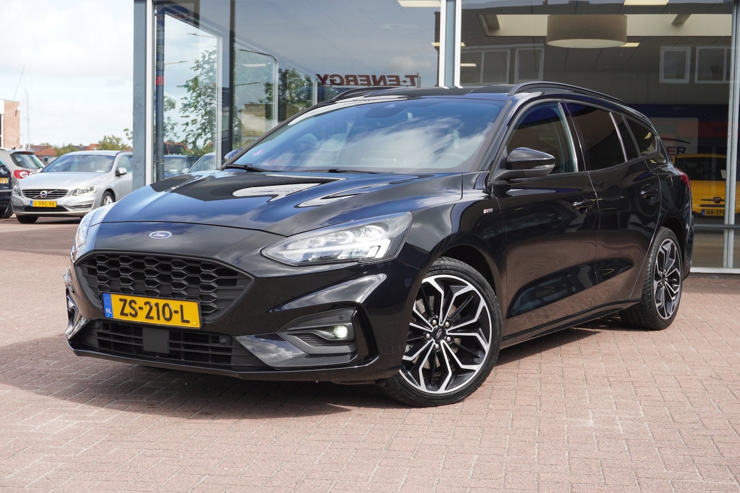 Ford Focus Wagon - 1.0 EcoBoost ST Line Business | Handgeschakeld | Airco | 18 Inch | Vol opties | Elek. Pakk - AutoWereld.nl