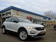 Volkswagen T-Roc - TSI 110pk Style Navi Clima Trekhaak PDC NL-Auto
