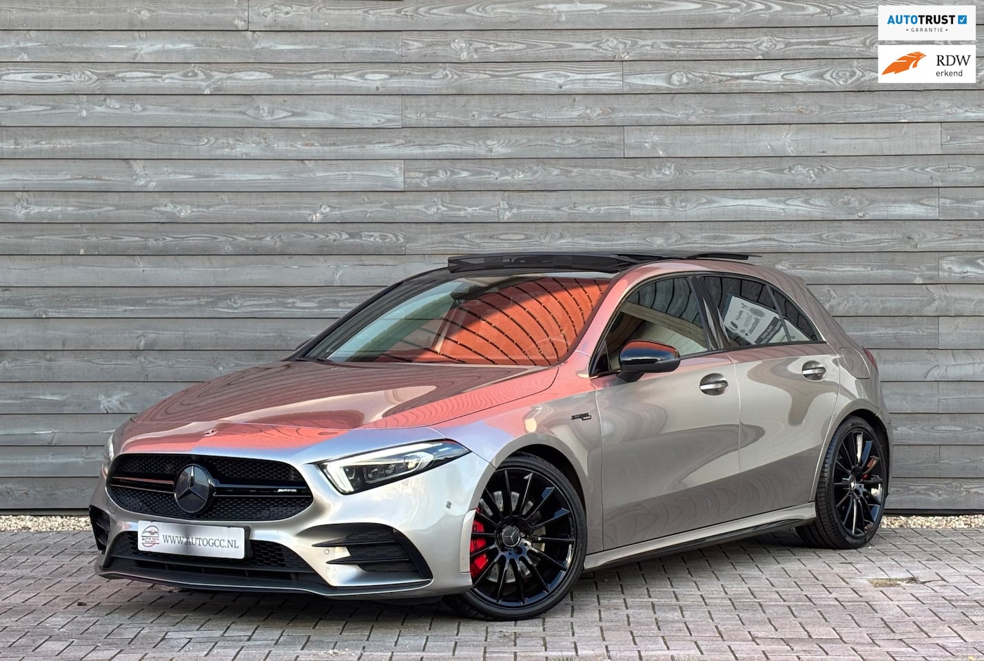 Mercedes-Benz A-klasse - AMG 35 4MATIC EDITION 1 PANO HUD MEMORY AUT SFEER VOL OPTIES - AutoWereld.nl
