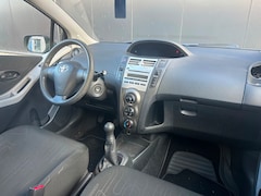 Toyota Yaris - 1.0 VVTi Acces* 5 deurs* Apk tot 23-04-2027