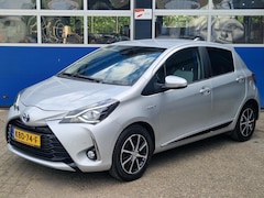Toyota Yaris - 1.5 Hybrid Limited / Trekhaak / Camera / Cruise control / Carplay / Keyless / Parkeersenso