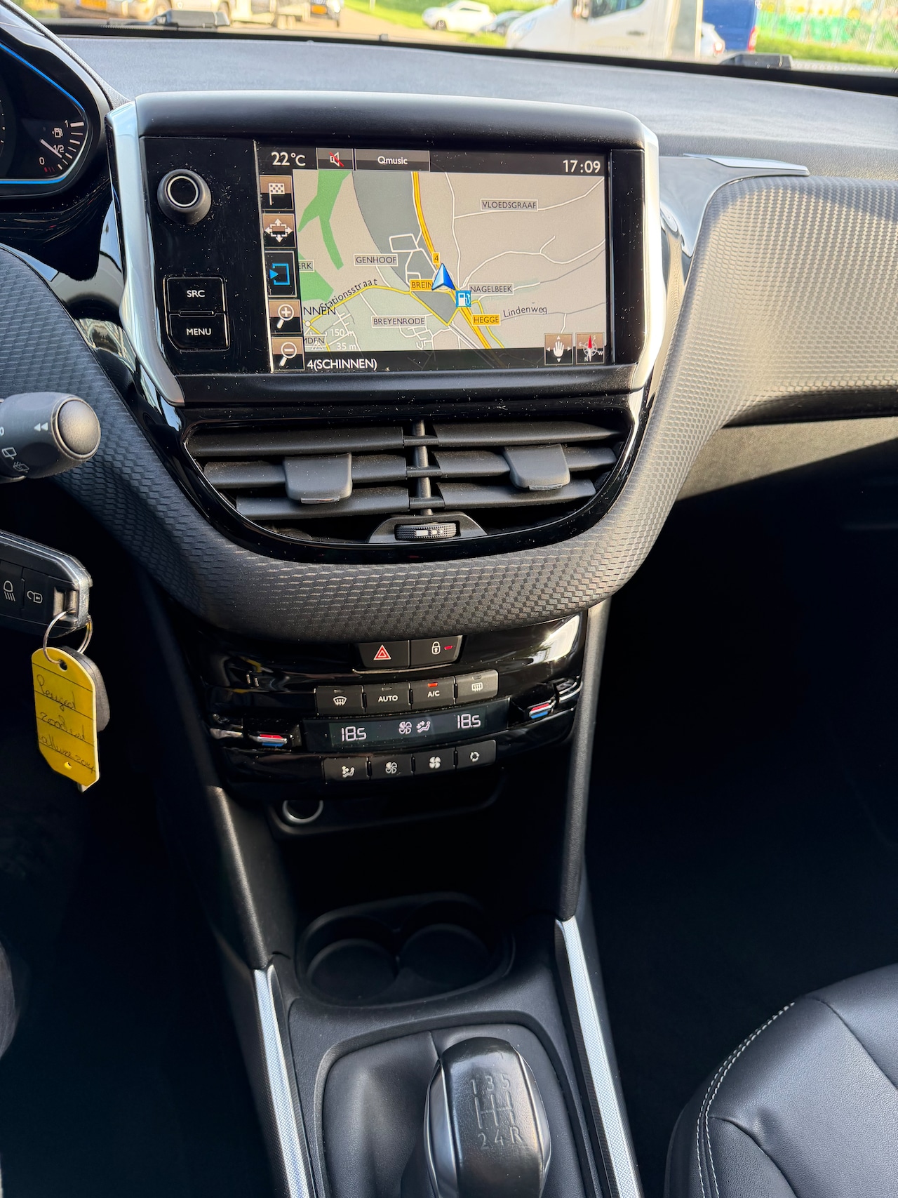 Peugeot 2008 - 1.2 PureTech Allure Pack Premium Plus Cruise control, airco, trekhaak