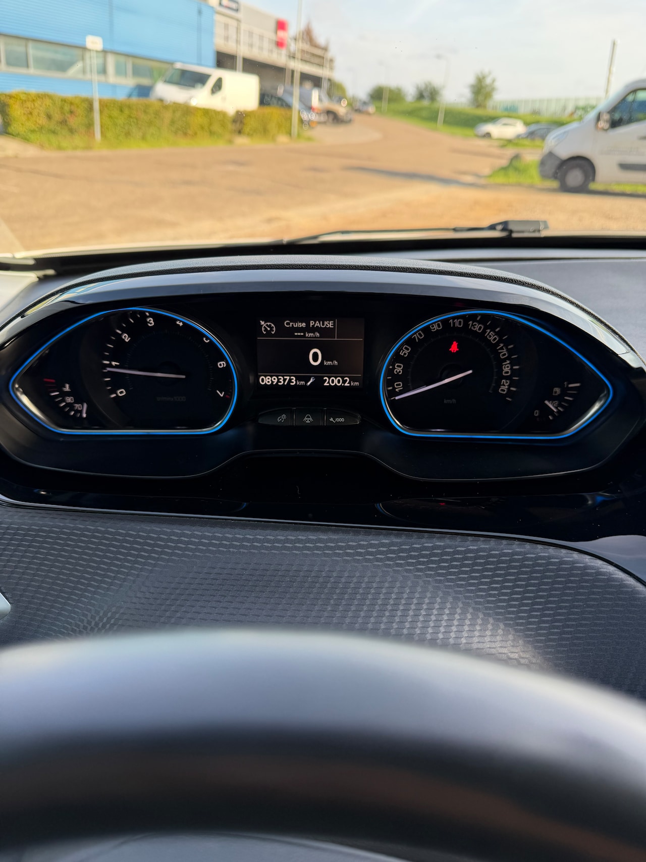 Peugeot 2008 - 1.2 PureTech Allure Pack Premium Plus Cruise control, airco, trekhaak