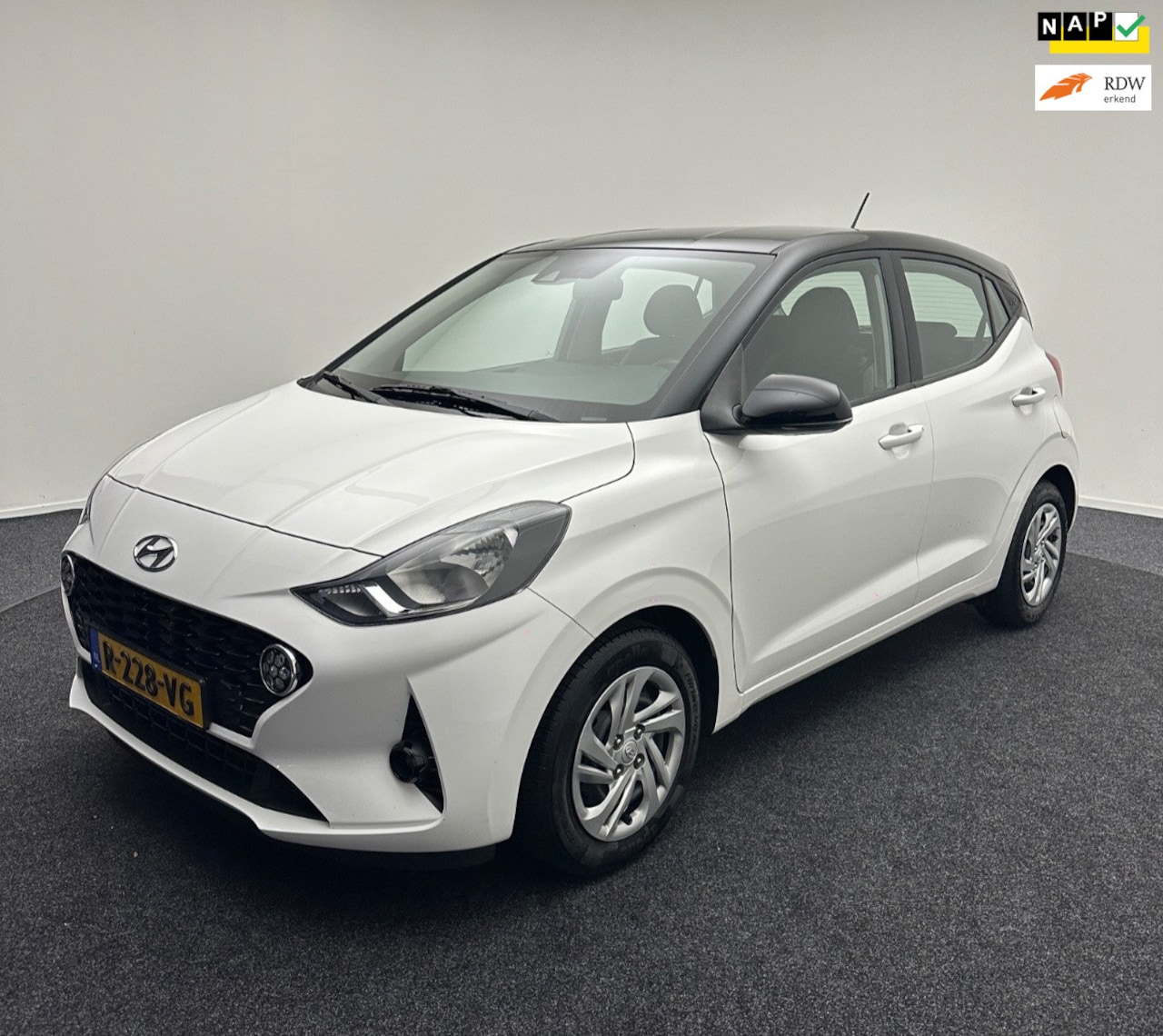 Hyundai i10 - 1.0 Comfort 1e eig Carplay cruise bluetooth etc - AutoWereld.nl