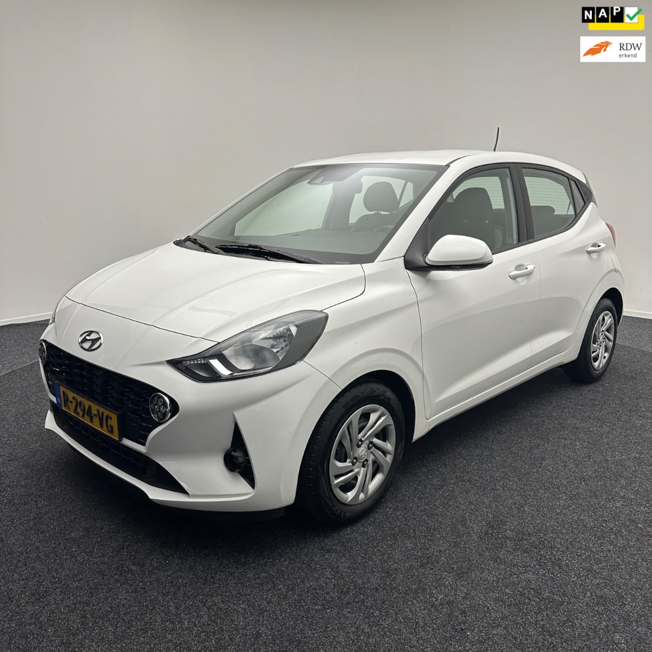 Hyundai i10 - 1.0 Comfort 1e eig Carplay cruise bluetooth etc - AutoWereld.nl