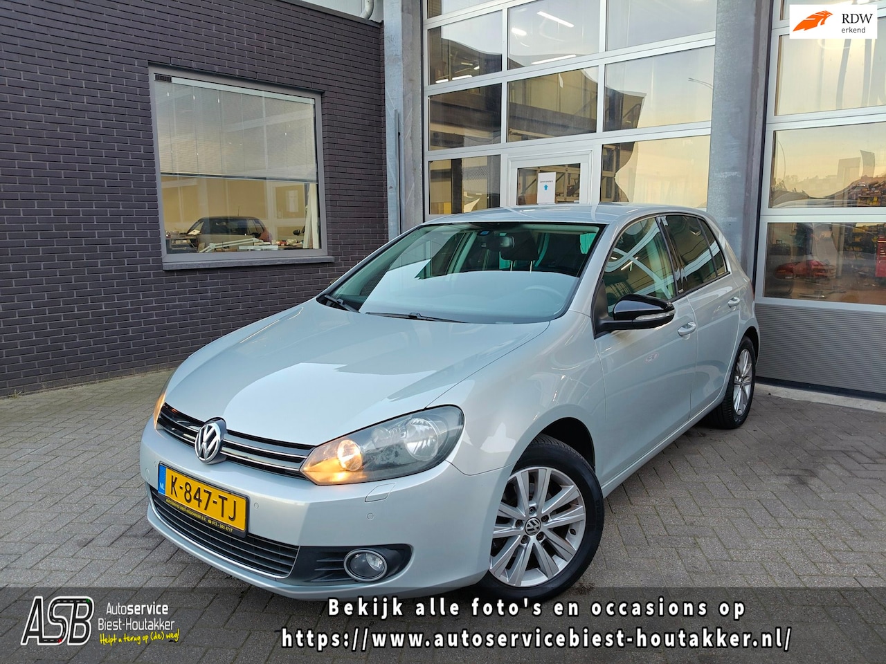 Volkswagen Golf - 1.2 TSI Comfortline BlueMotion | Airco | Cruise Control | Parkeersensoren V + A| Stoelverw - AutoWereld.nl