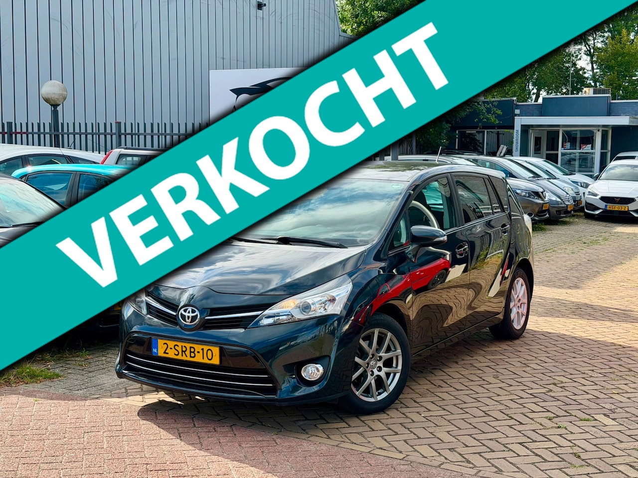 Toyota Verso - 1.8 VVT-i Business Aut/Aico/Navi/PanoDak/camra/trekhaak/Nap/Nieuw Apk/6Maanden Garantie - AutoWereld.nl