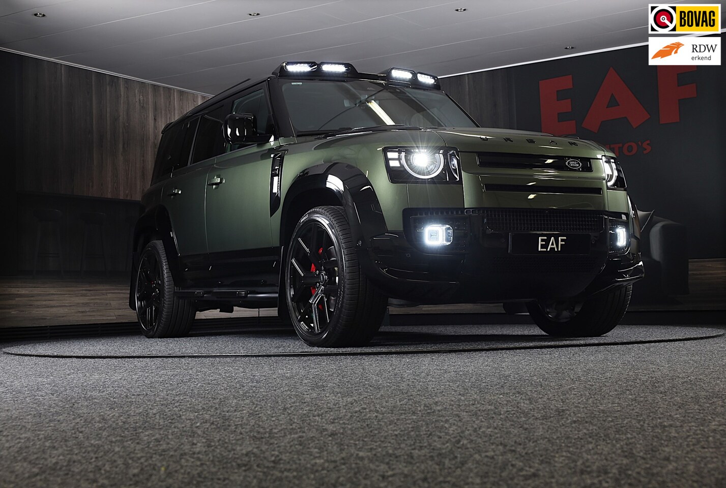Land Rover Defender 110 - 2.0 P300e 110 X-Dynamic URBAN / FACELIFT / Head Up / Memory / Elek Stoelen / Acc / 360 Cam - AutoWereld.nl