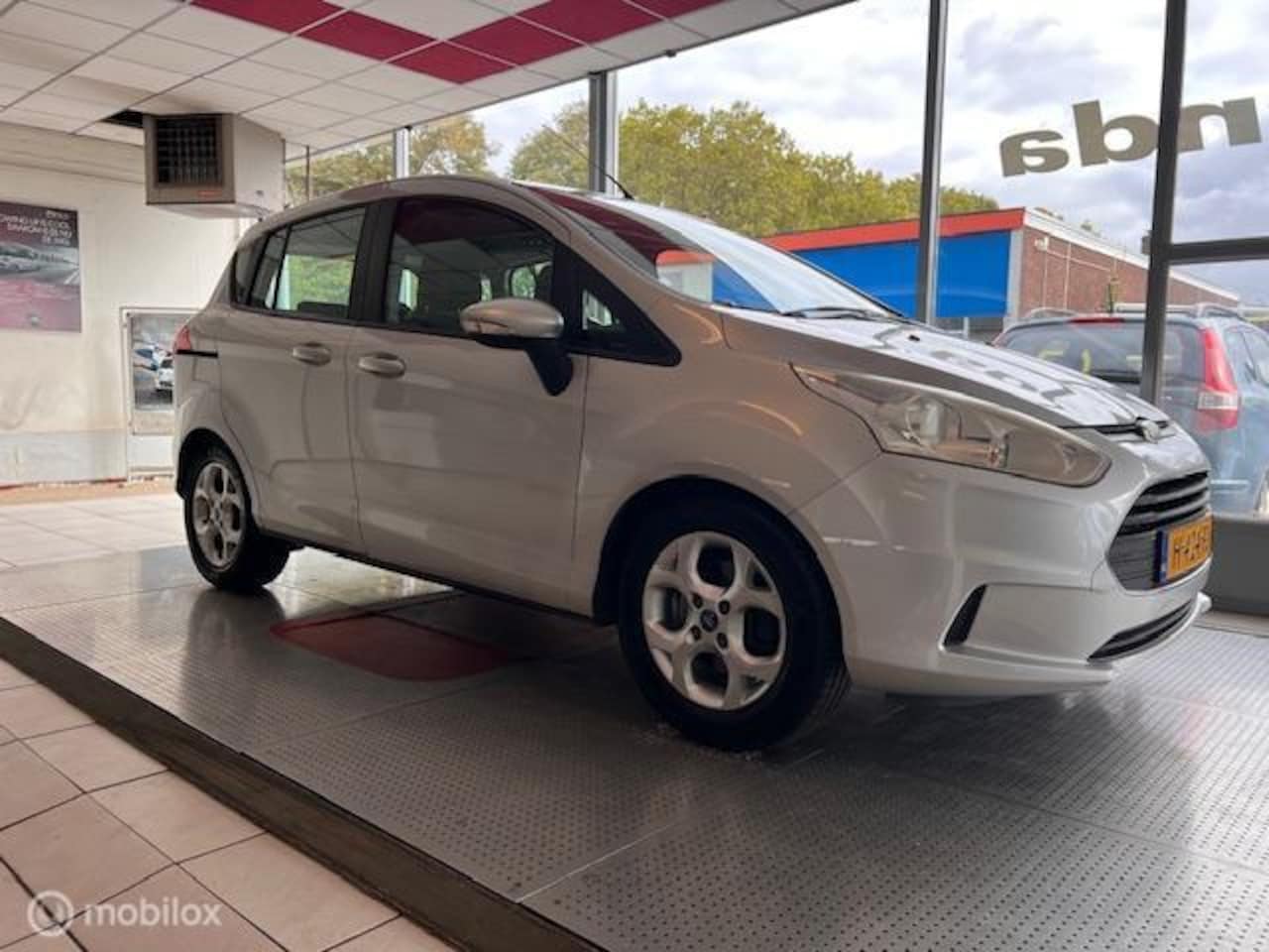 Ford B-Max - 1.5 TDCI Airco 2x Schuifdeuren LMV Bluetooth - AutoWereld.nl