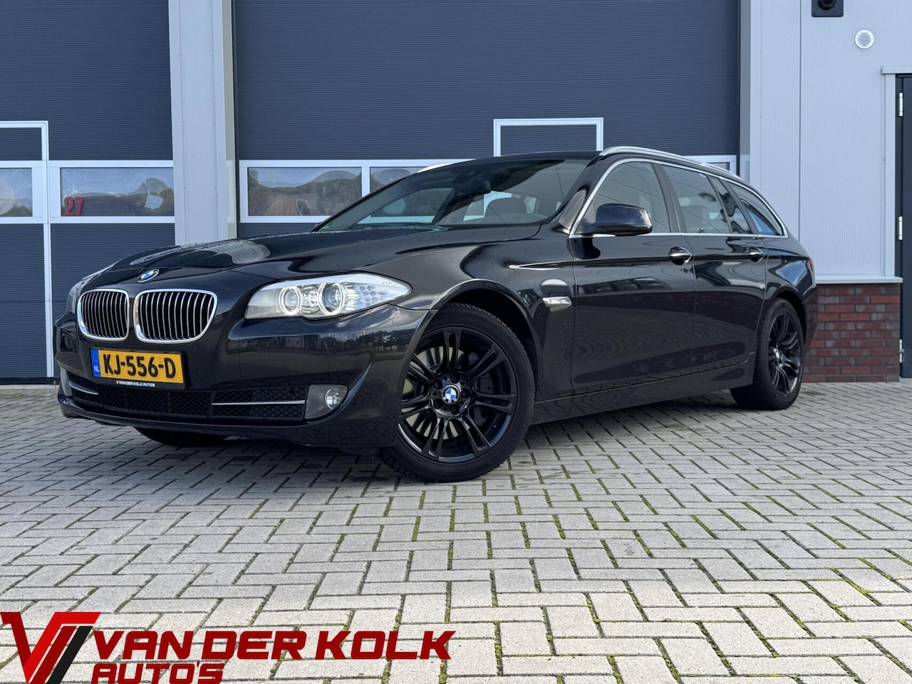 BMW 5-serie Touring - 525d High Executive Automaat | Leder | Camera | Navigatie | Xenon | Sensoren | Lichtmetaal - AutoWereld.nl