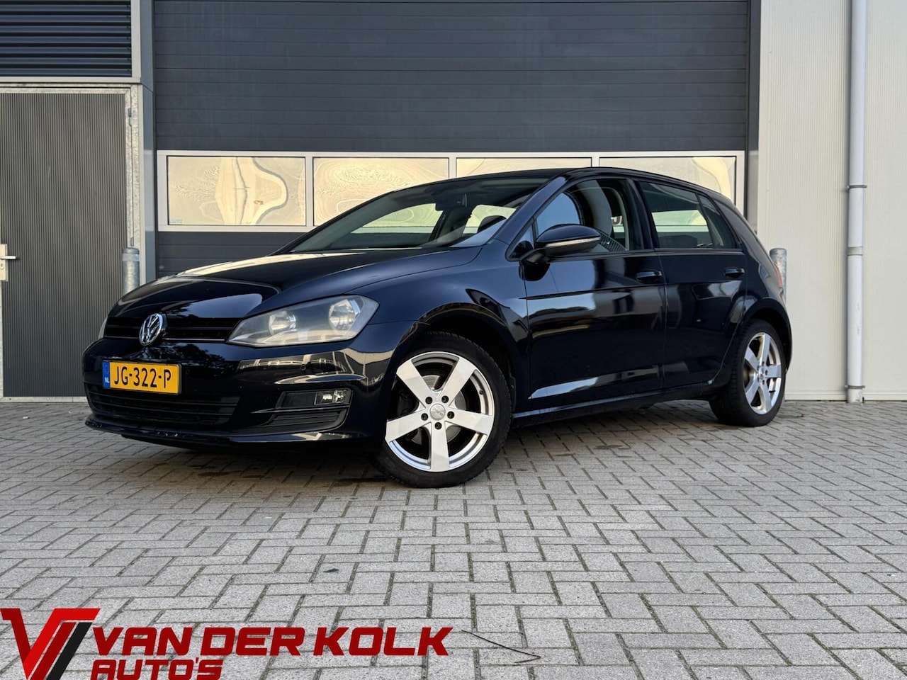Volkswagen Golf - 1.4 TSI Highline | Cruise | Climate | Sensoren | Trekhaak | Lichtmetaal - AutoWereld.nl