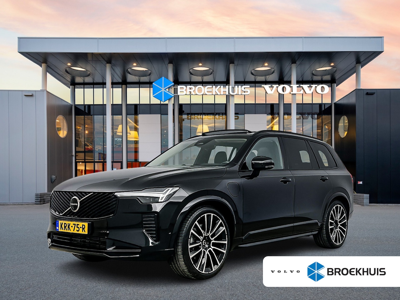 Volvo XC90 - T8 Ultra Excecutive Edition | 22" | Luchtvering | Trekhaak | Getint Glas | Geventileerd Na - AutoWereld.nl