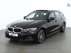 BMW 3-serie Touring - 330e SPORTLINE * LED, LEDER, PANO, TREKH, APPLE, ALARM, AMBIENTE, 18-inch LMV * 1e EIG - V
