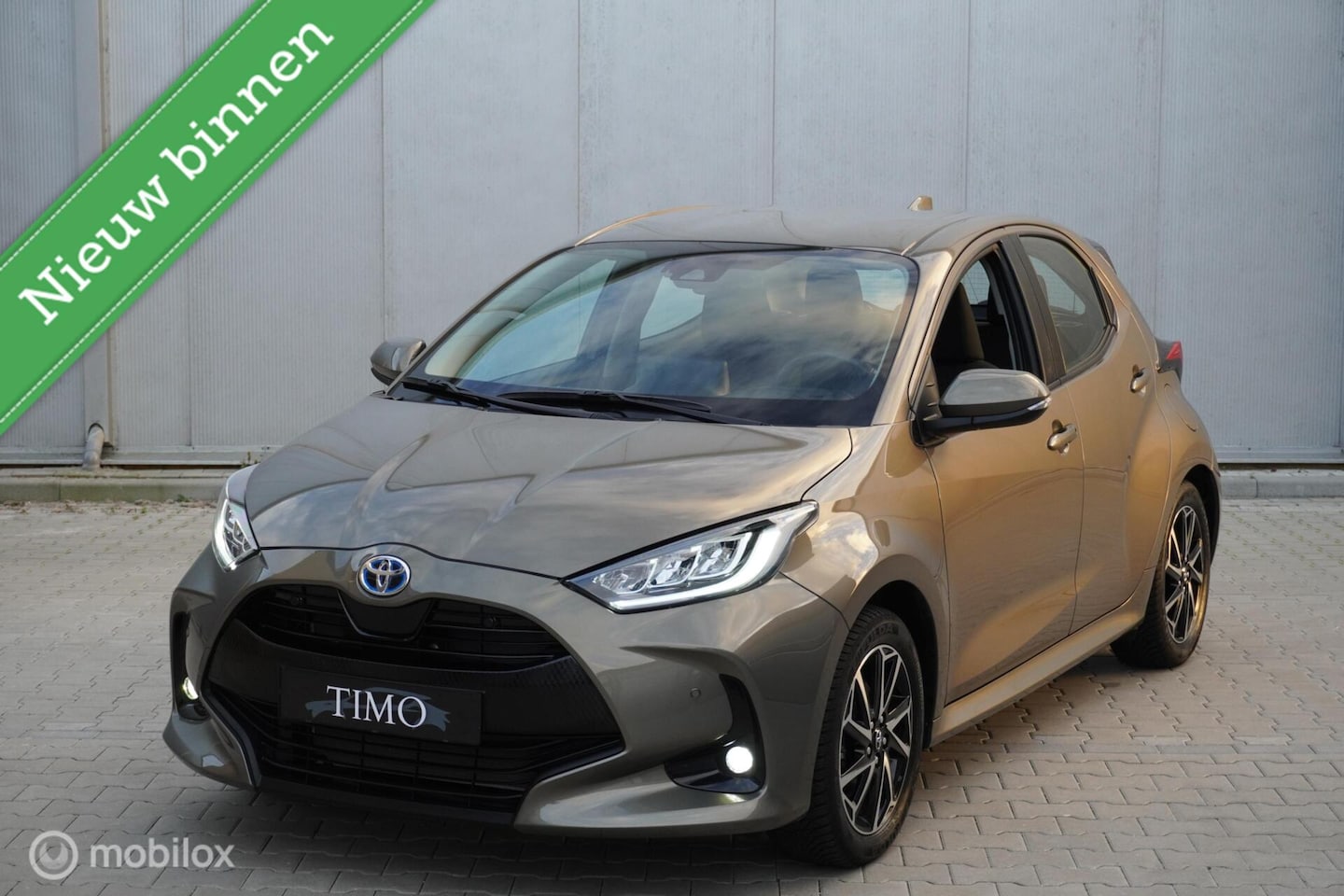 Toyota Yaris - 1.5 Hybrid Dynamic 10.577 KM - AutoWereld.nl