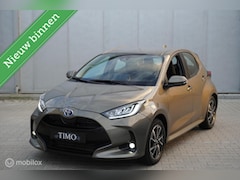 Toyota Yaris - 1.5 Hybrid Dynamic 10.577 KM