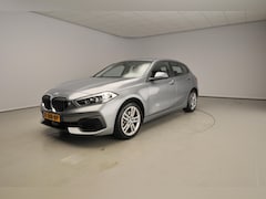 BMW 1-serie - 5-deurs 118i | LED | Navigatie | Active cruise | Stoelverwarming | DAB | Harman-kardon sou