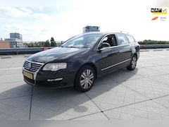 Volkswagen Passat Variant - 2.0 FSI Highline Automaat/Apk/Airco/Cruise/ParkeerSen/Alcantara/StoelVerw/Nap