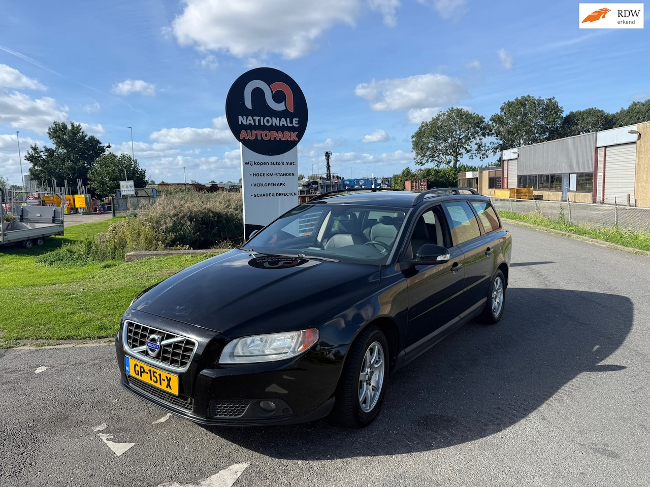 Volvo V70 - 2008 * 2.4 D5 Momentum * AUTOMAAT * APK - AutoWereld.nl