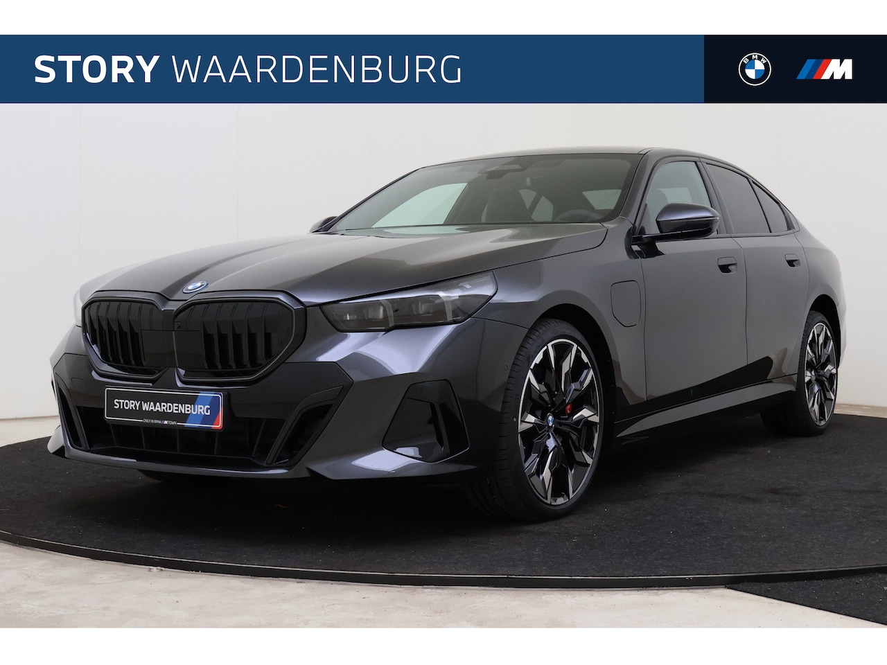 BMW 5-serie Touring - 550e xDrive M Sport Automaat / Panoramadak / Bowers & Wilkins / Adaptief M Onderstel Profe - AutoWereld.nl
