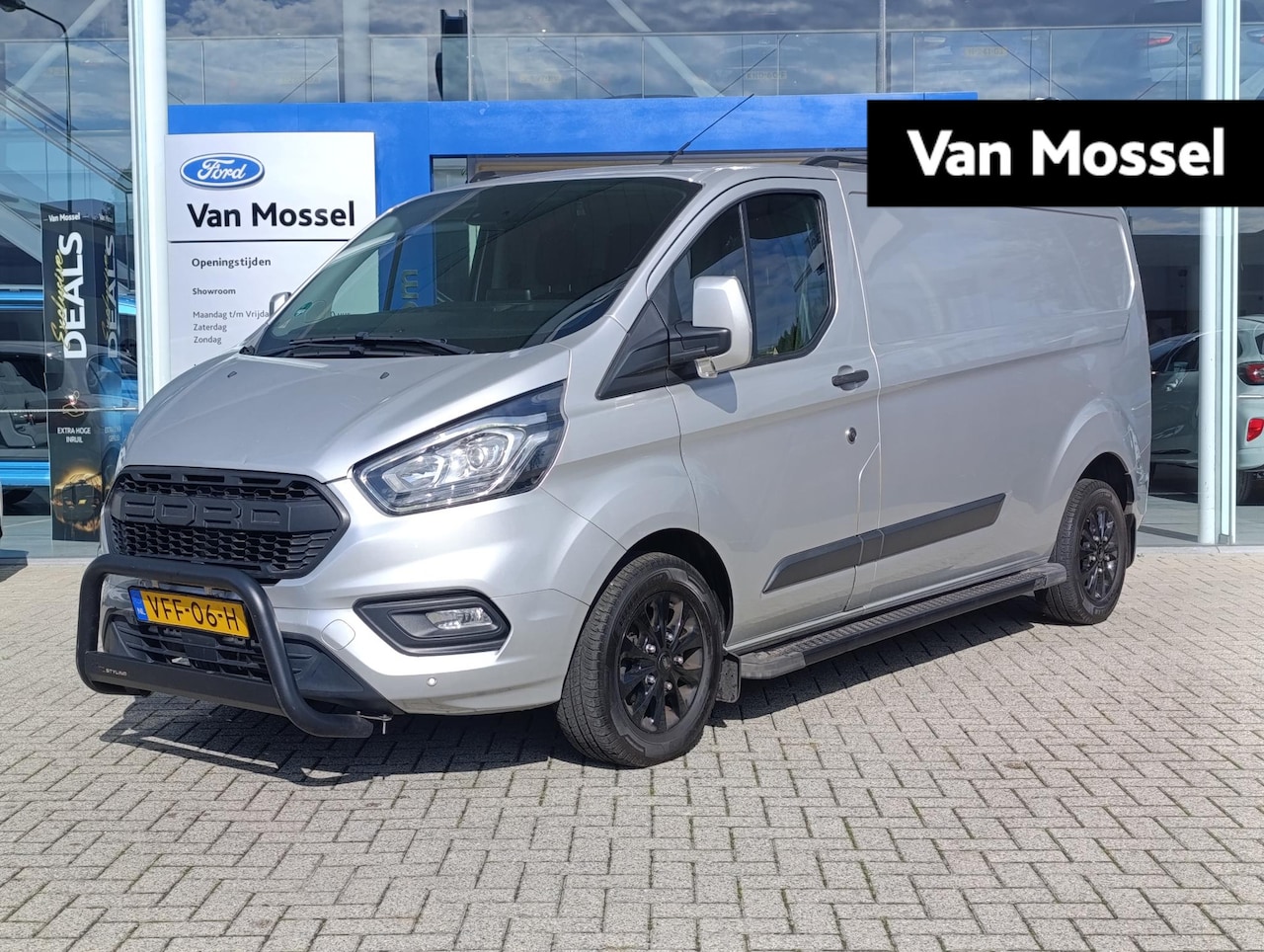 Ford Transit Custom - 300 2.0 TDCI L2H1 Trend | Voorruitverwarming | Camera | PDC V+A | Trekhaak | Navigatie | C - AutoWereld.nl