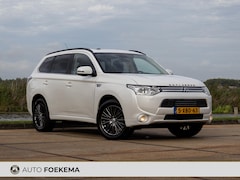 Mitsubishi Outlander - 2.0 PHEV Instyle+ Pano Trekhaak Leder