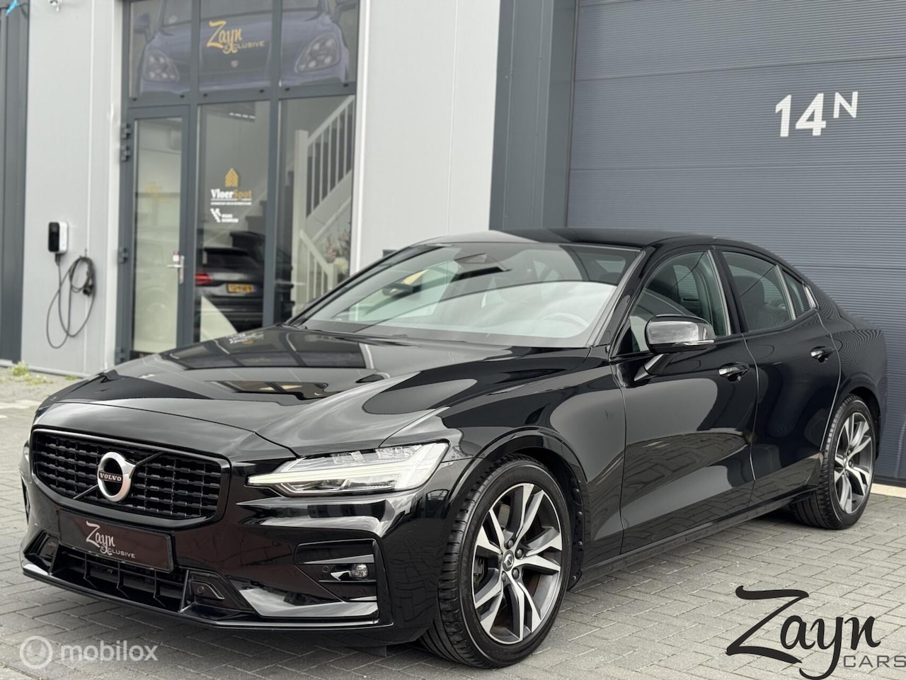 Volvo S60 - 2.0 B5 R-Design | 90DKM | Keyless | Camera | - AutoWereld.nl