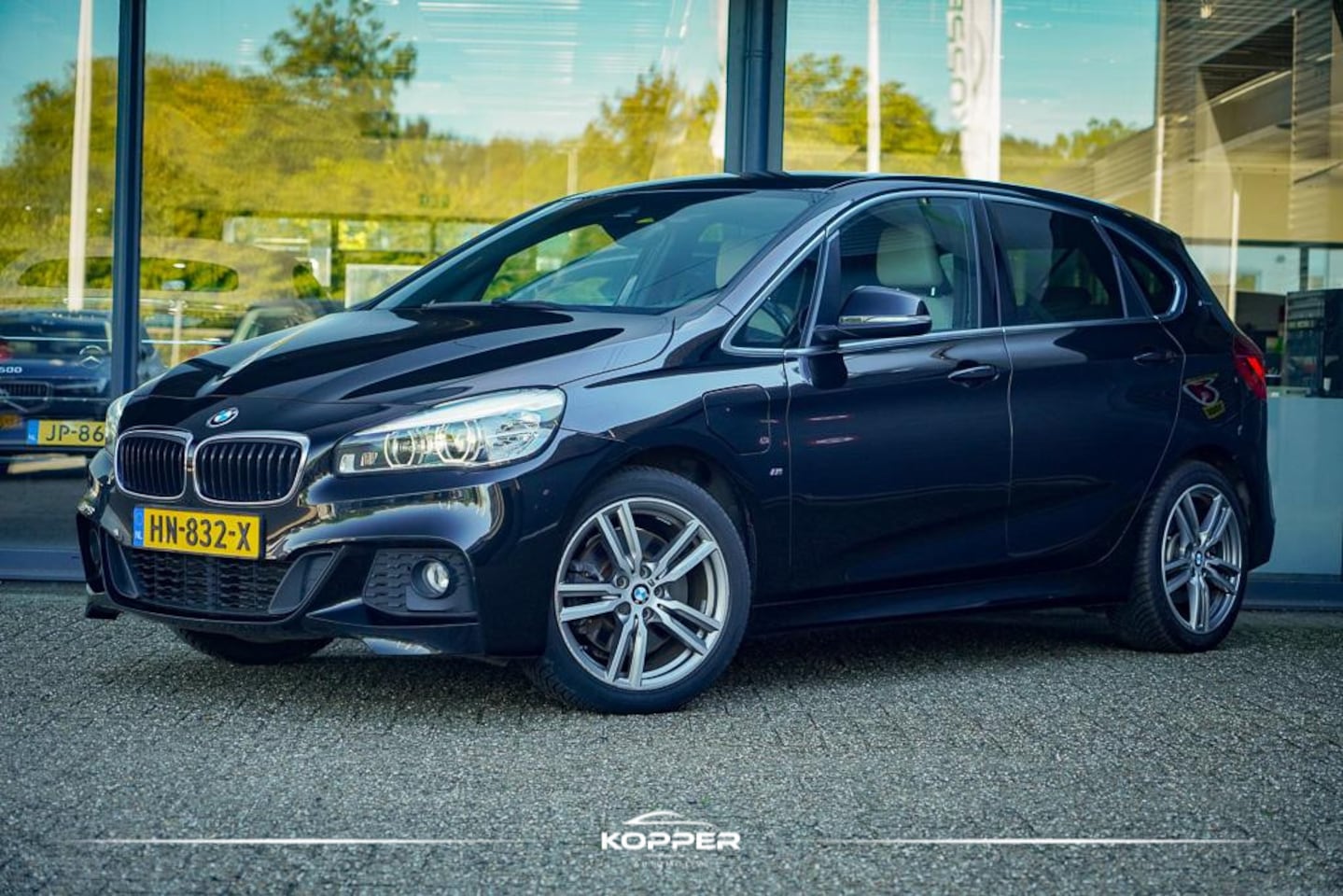 BMW 2-serie Active Tourer - 225xe M Sport / Leder / NL Auto / Comfort Pakket - AutoWereld.nl