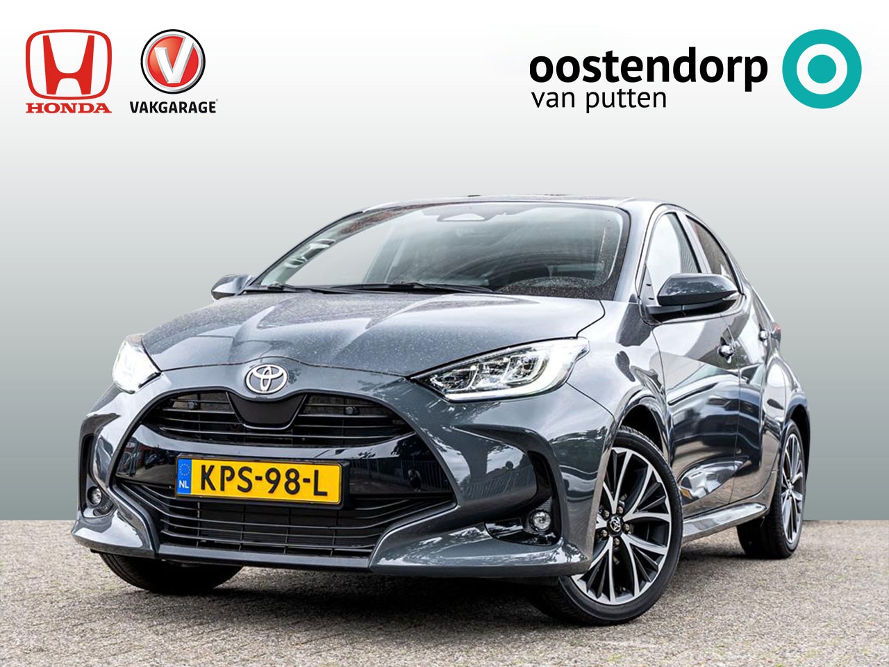 Toyota Yaris - Full Hybrid Dynamic Plus Automaat | Storm Grey Metallic | Dodehoeksensoren | Carplay | Sto - AutoWereld.nl