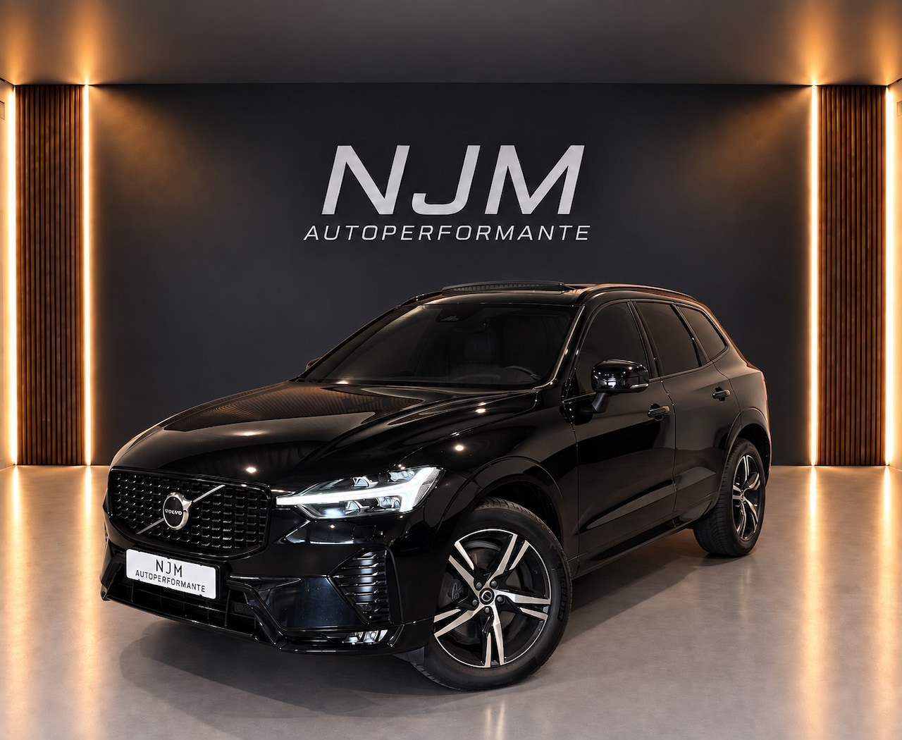 Volvo XC60 - 2.0 B4 R-Design|Pano|H&K|Memory|Keyless - AutoWereld.nl