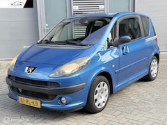 Peugeot 1007 - 1.4 Sporty Airco Trekhaak Automaat Nieuw APK