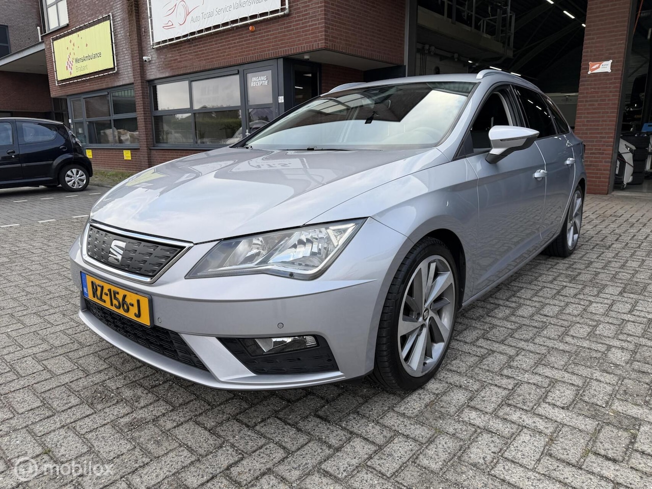 SEAT Leon ST - 1.0 EcoTSI Style Business Intense NAVI*CARPLAY* - AutoWereld.nl