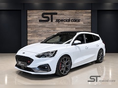 Ford Focus Wagon - 2.3 EcoBoost ST-3|Pano|Performance
