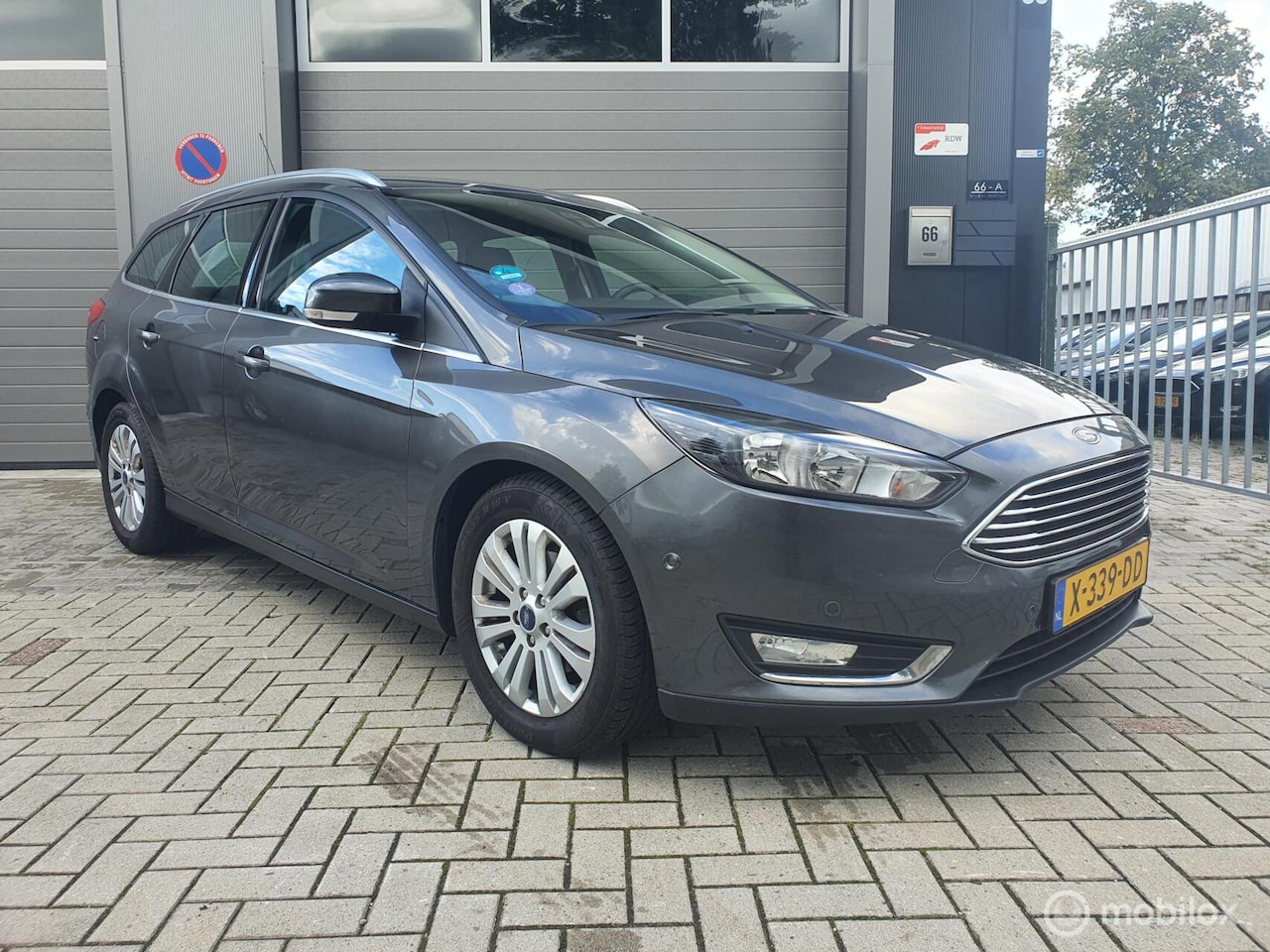 Ford Focus Wagon - 1.0 Titanium Edition 1.0 Titanium Edition - AutoWereld.nl