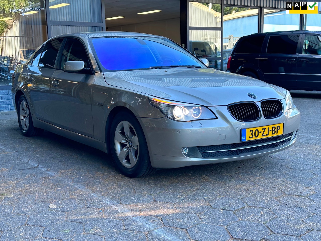 BMW 5-serie - 523i Executive /Airco/ Automaat/ - AutoWereld.nl