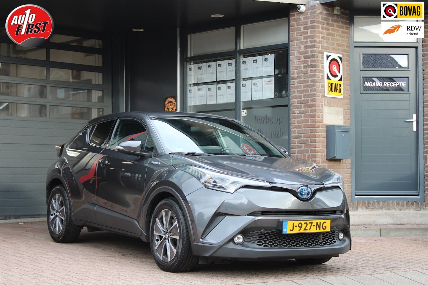 Toyota C-HR - 1.8 Hybrid Bi-Tone Team D // Camera // Trekhaak // Stuur/Stoel verwarming - AutoWereld.nl
