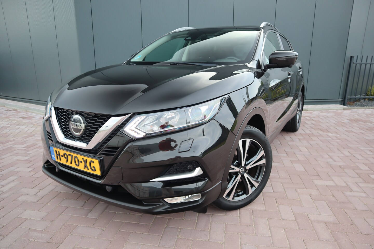Nissan Qashqai - 1.3 DIG-T N-Connecta Panoramadak Stoelverwarming Camera Navigatie  Etc. Etc. - AutoWereld.nl