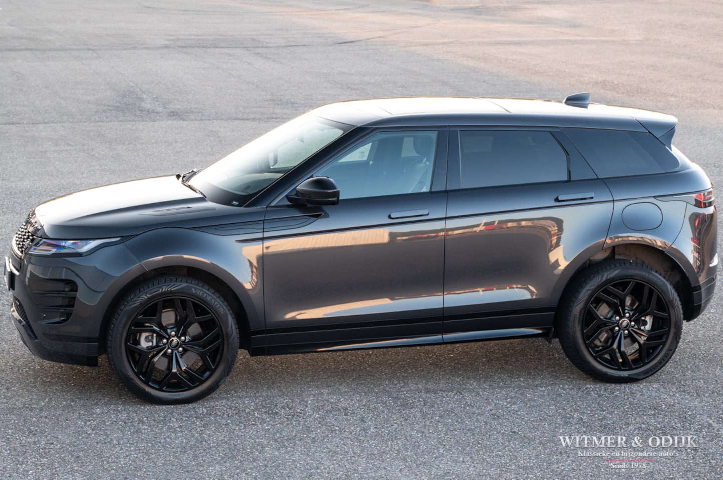 Land Rover Range Rover Evoque - 1.5 P300e AWD Nwe model, Panodak, Black Pack, btw - AutoWereld.nl