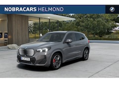 BMW iX1 - eDrive20 M Sport / Sportstoelen / Comfort Access / Harman Kardon / Head-Up / Getint glas /