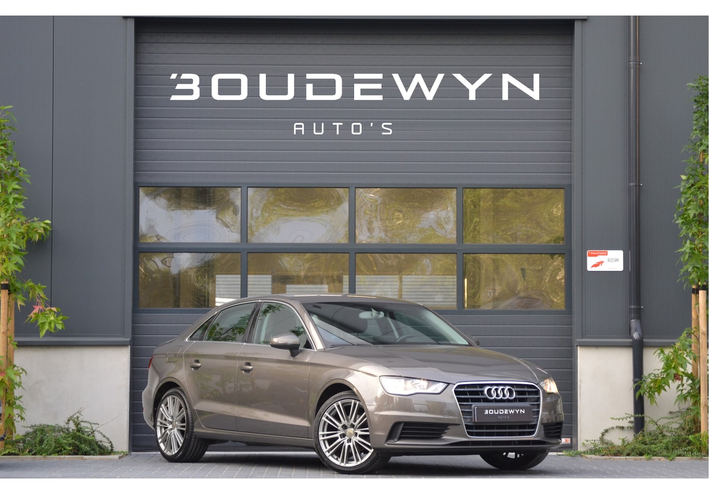 Audi A3 Limousine - 1.4 TFSI CoD Ambition Pro Line Plus Automaat | Stoelverwarming | Trekhaak | Cruise Control - AutoWereld.nl