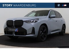 BMW X3 - 30e xDrive M Sport Automaat / Panoramadak / Trekhaak / Sportstoelen / Adaptieve LED / Park