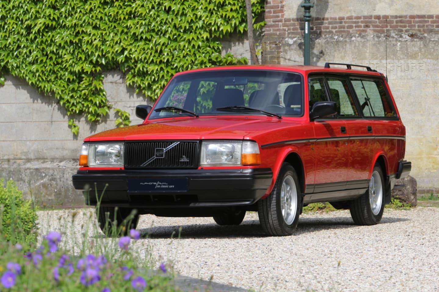 Volvo 240 - 2.0i Polar Original paint / 401 pictures online - AutoWereld.nl