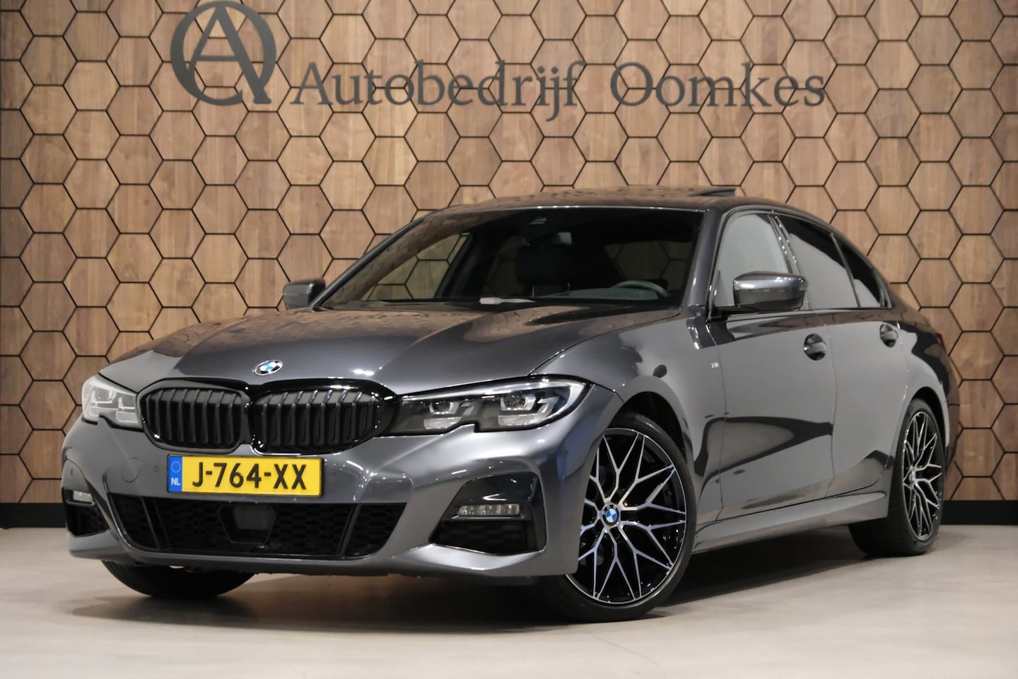 BMW 3-serie - 320d xDrive*PANO*M-Pakket*Carplay*Sfeerverlichting*Adaptive cruise*Stoelverwarming*Sportst - AutoWereld.nl