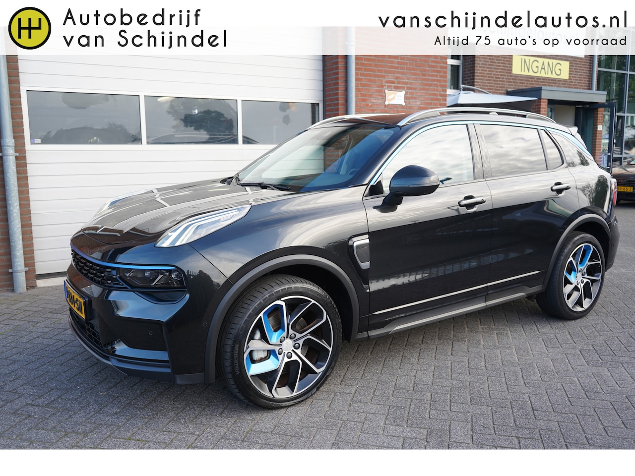 Lynk & Co 01 - 1.5 261PK! *NL AUTO* DEALER ONDERHOUDEN 360CAMERA 6,6KWH LADER PANORAMADAK FULL LED 20INCH - AutoWereld.nl