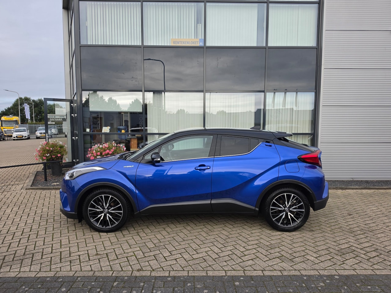 Toyota C-HR - 1.8 Hybrid Bi-Tone 1.8 Hybrid Bi-Tone - AutoWereld.nl