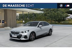 BMW i5 - eDrive40 M Sport / Panoramadak / Trekhaak / Bowers & Wilkins / Comfortstoelen / Adaptieve
