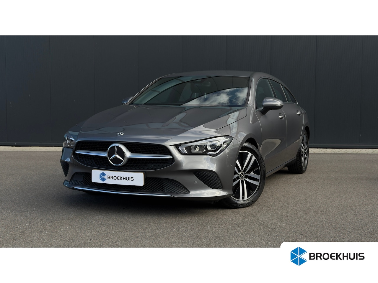 Mercedes-Benz CLA-klasse Shooting Brake - 136pk 180 Business Solution Luxury | Trekhaak | Achteruitrijcamera | Cruise Control | Kuns - AutoWereld.nl