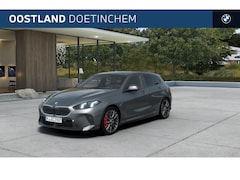 BMW 1-serie - 120 M Sport Automaat / Panoramadak / Sportstoelen / Adaptieve LED / Head-Up / M Adaptief o
