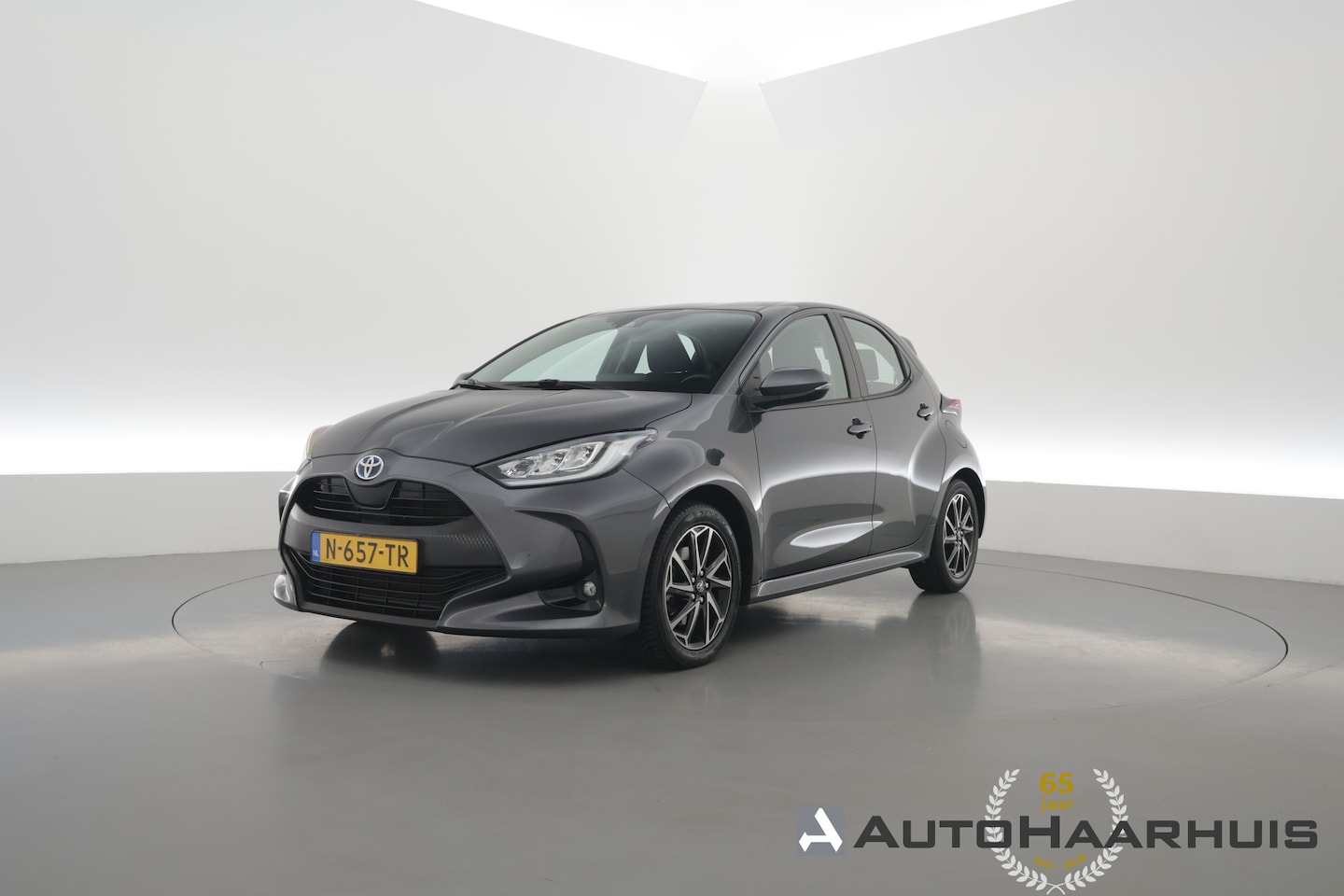 Toyota Yaris - 1.5 Hybrid Dynamic | Rijklaar! | Adapt. Cruise | Bluetooth | Keyless | Lane Assist | Camer - AutoWereld.nl