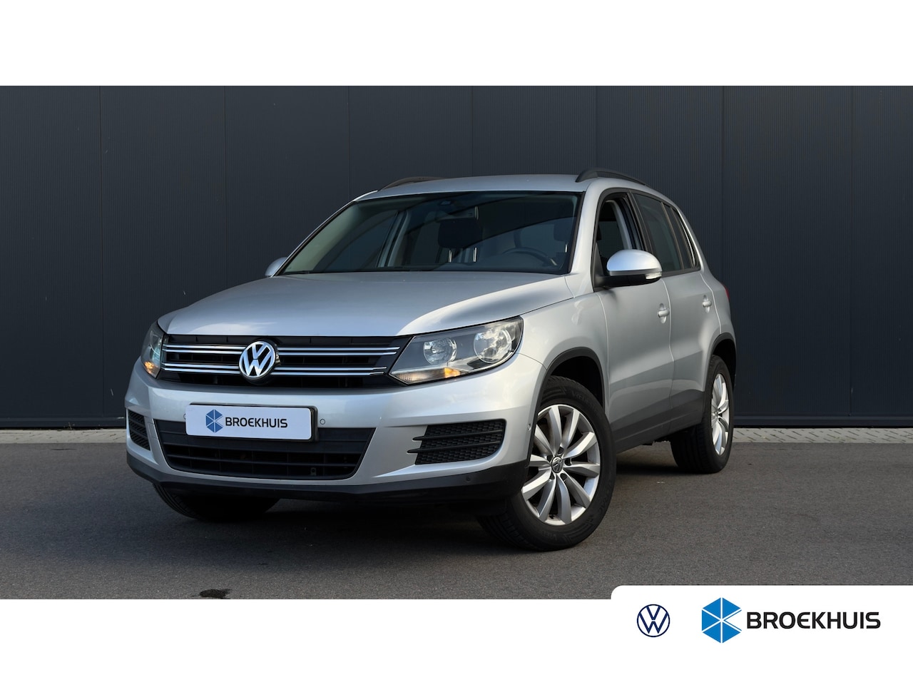 Volkswagen Tiguan - 160pk 1.4 TSI Comfort&Design | Navigatie | Airco | parkeer Assistent | 17" | - AutoWereld.nl